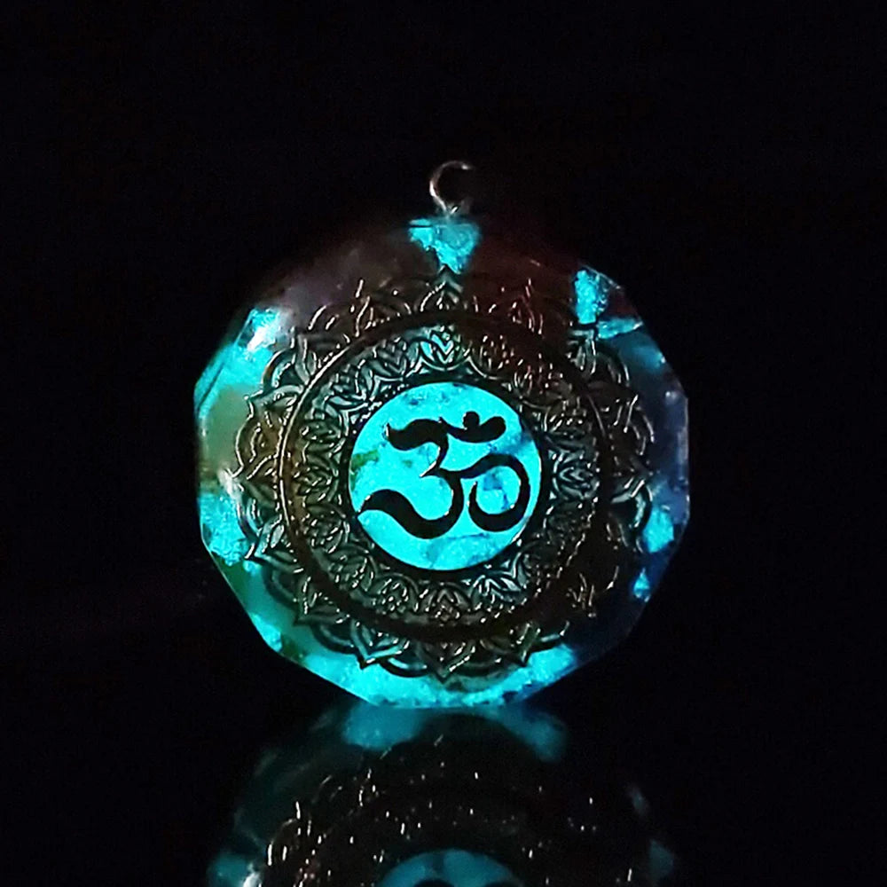 Om Anhänger Glow in the Dark