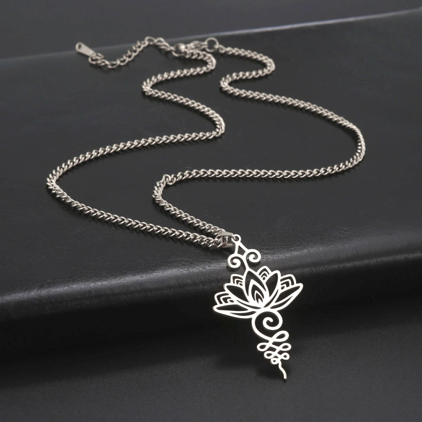 Unalome Lotus Kette