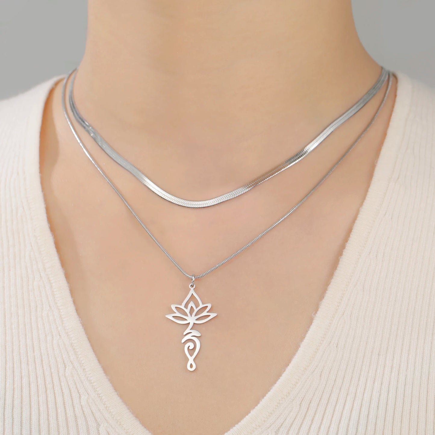 Lotus Om Kette
