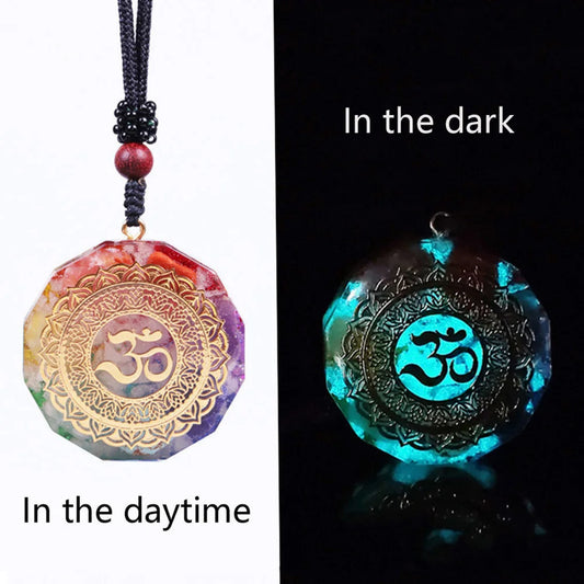 Om Anhänger Glow in the Dark