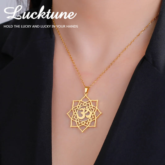 Lotus Om Kette